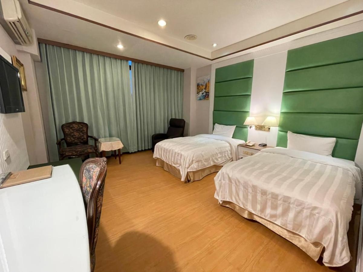 Wenpin Hotel - Pier 2 Kaohsiung Exterior foto