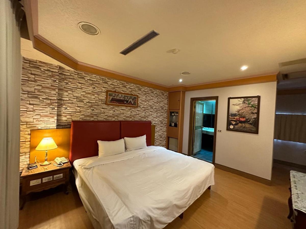 Wenpin Hotel - Pier 2 Kaohsiung Exterior foto